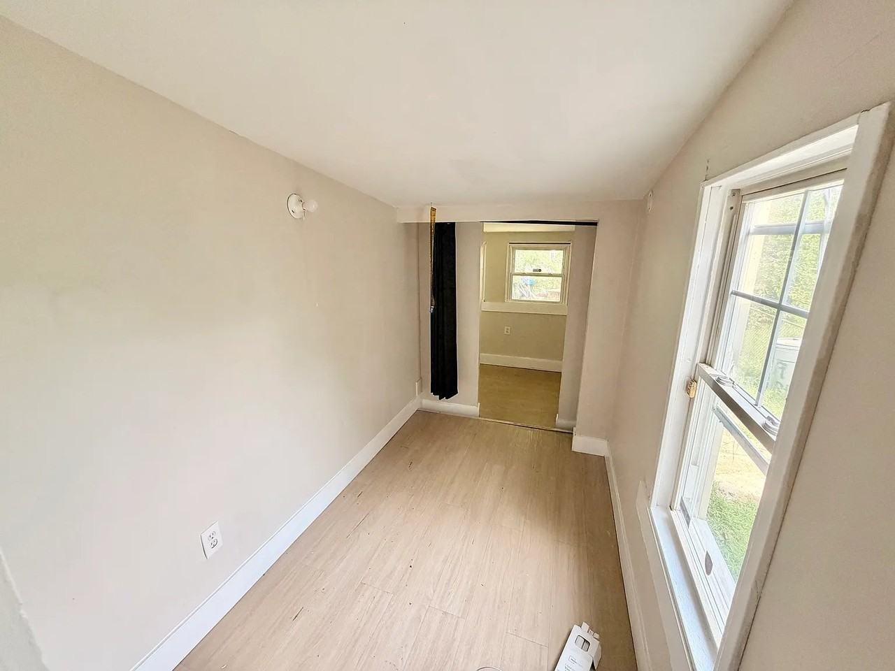 909 3rd St N - Photo 5 of 11