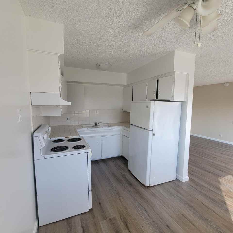 1311 E San Bruno Ave #B - Photo 3 of 5