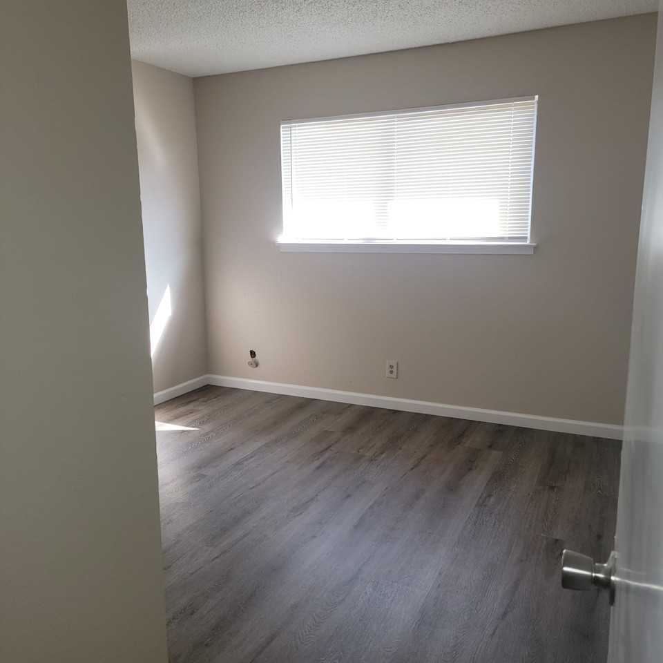 1311 E San Bruno Ave #B - Photo 4 of 5