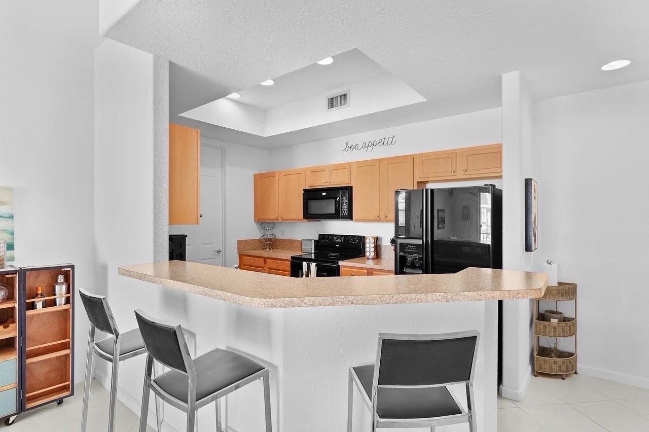 3105203 Sw Stephanie Way - Photo 4 of 6