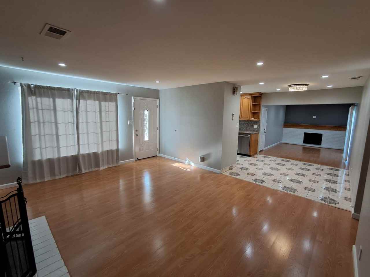 2211 Bowers Ave - Photo 3 of 17
