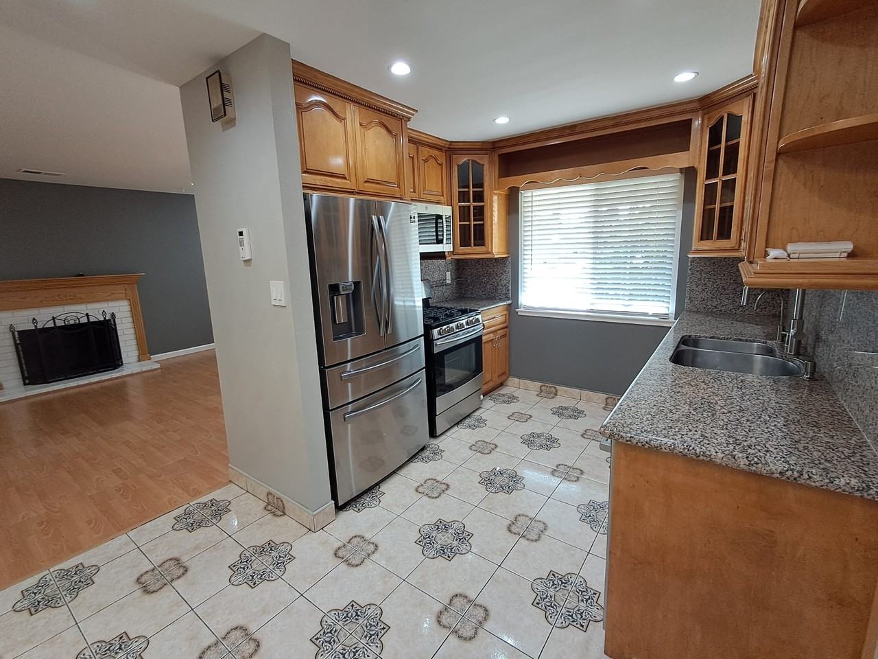 2211 Bowers Ave - Photo 6 of 17