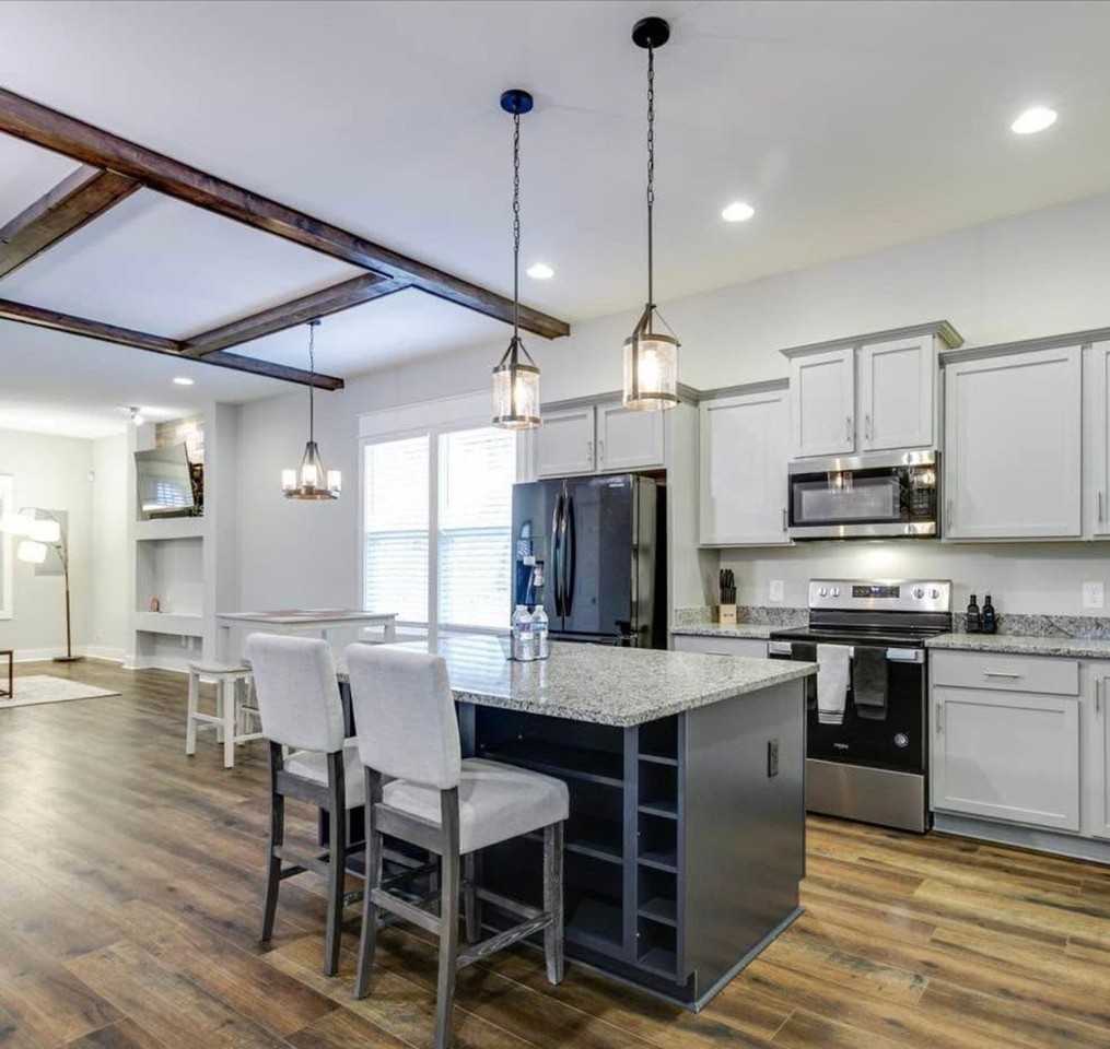 567 Tulip Grove Rd - Photo 2 of 14