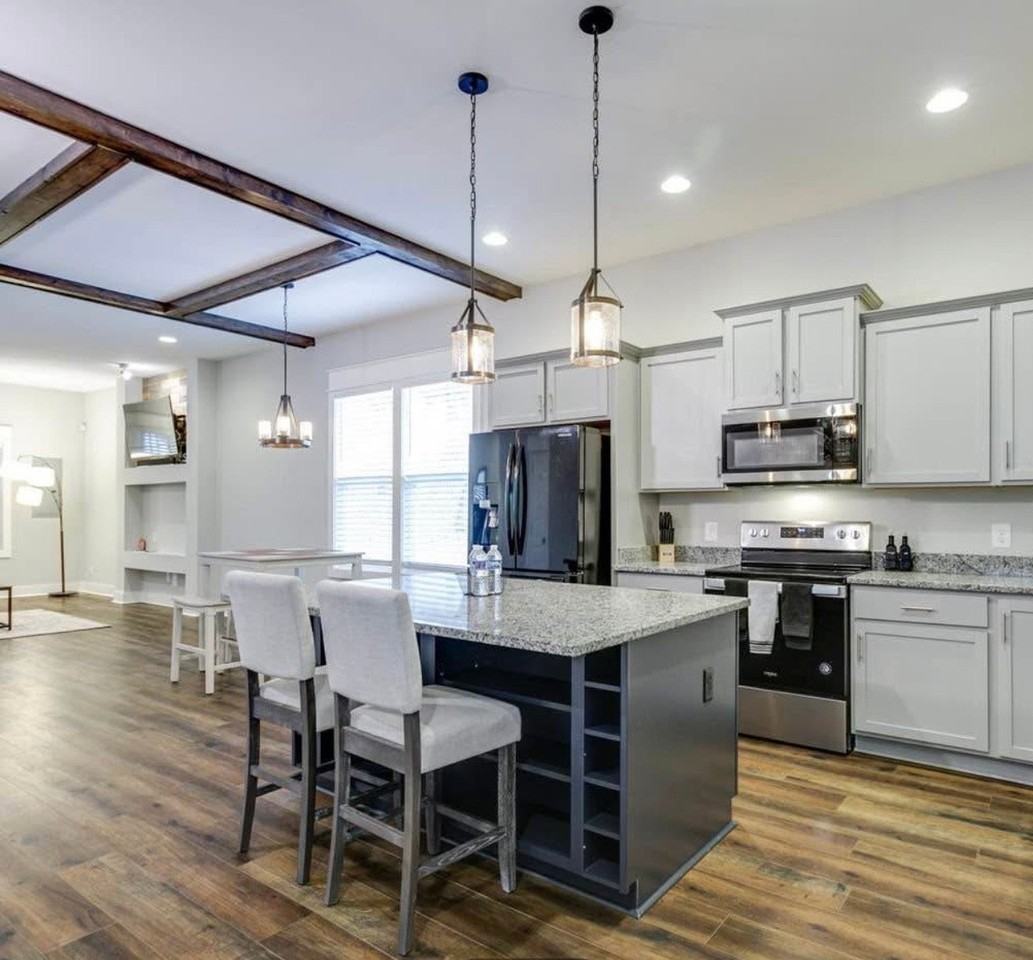 567 Tulip Grove Rd - Photo 4 of 14