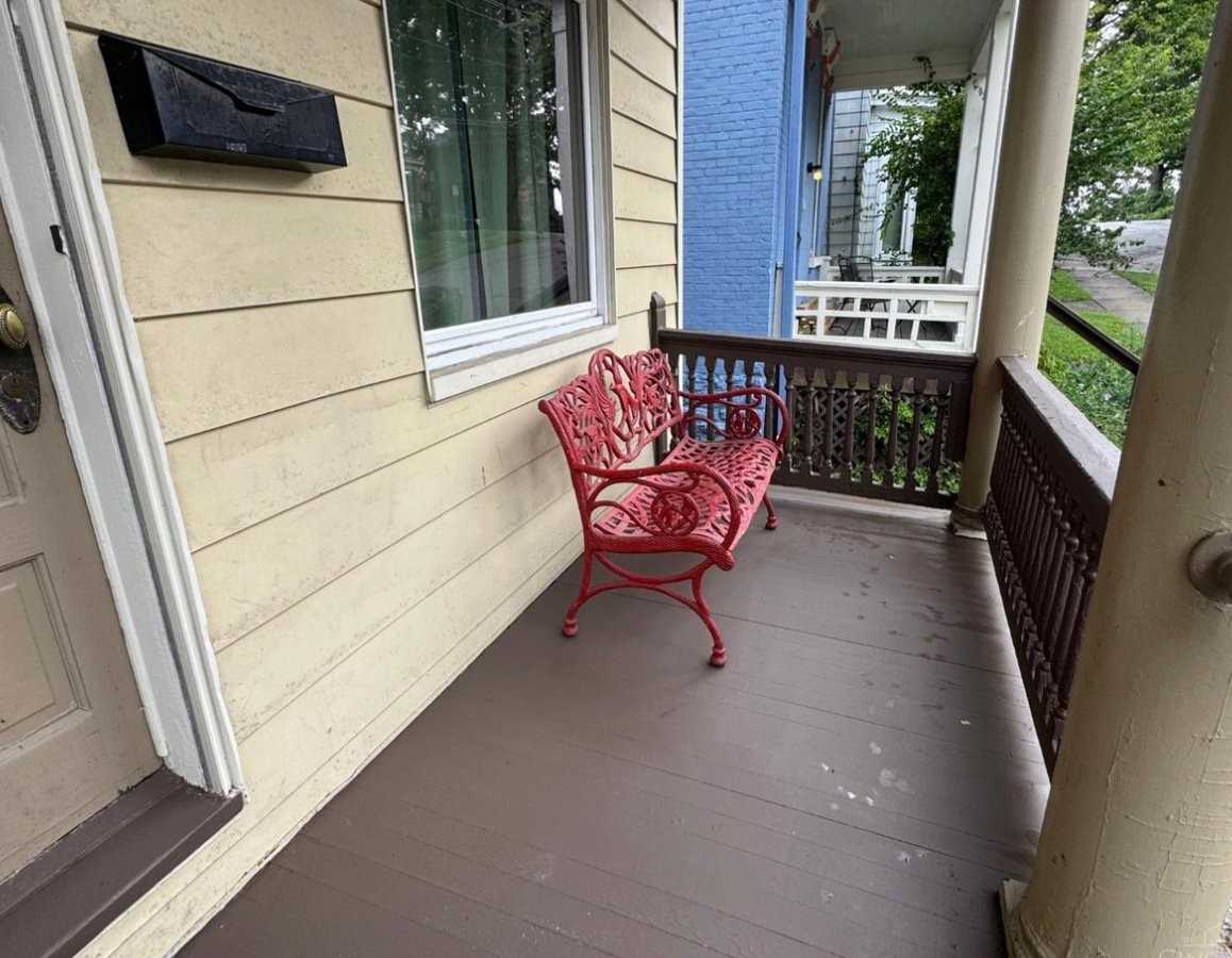 461 Warner St - Photo 2 of 19