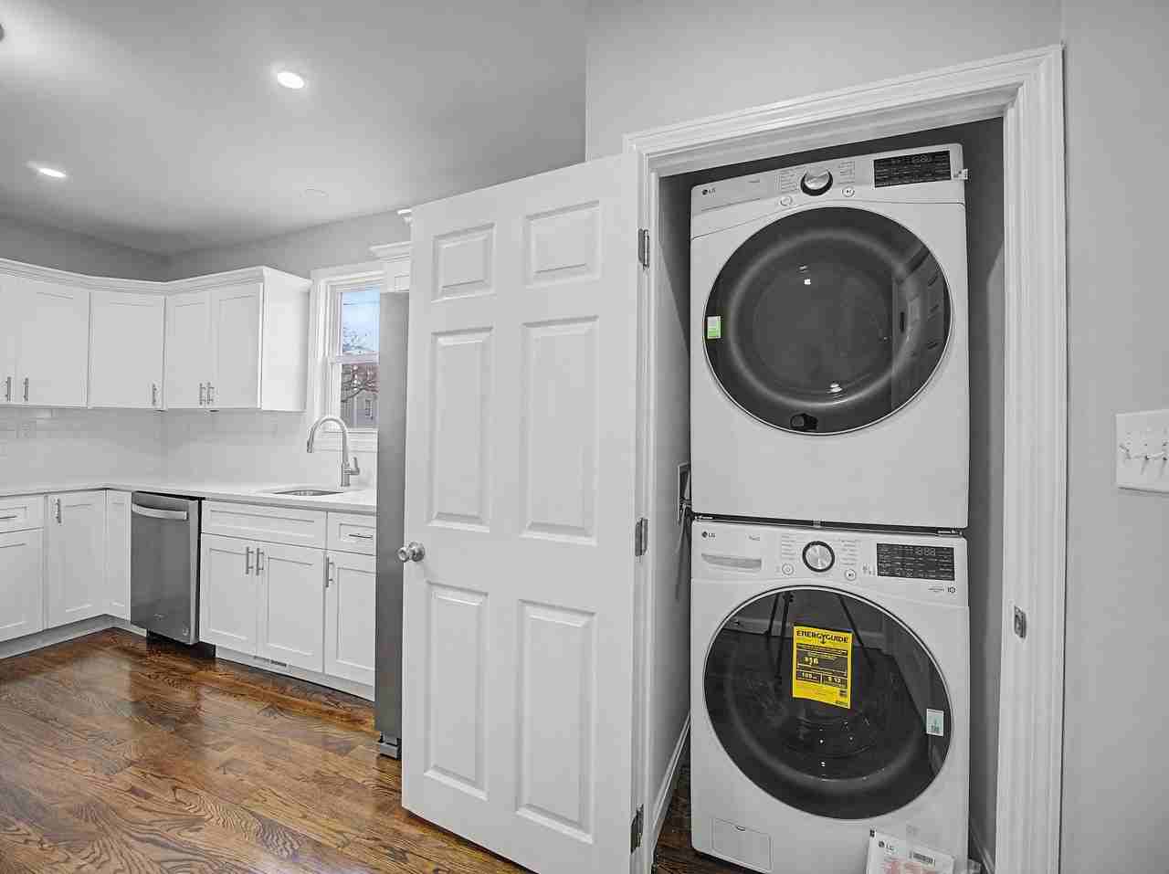 43 Beardsley St - Photo 4 of 11