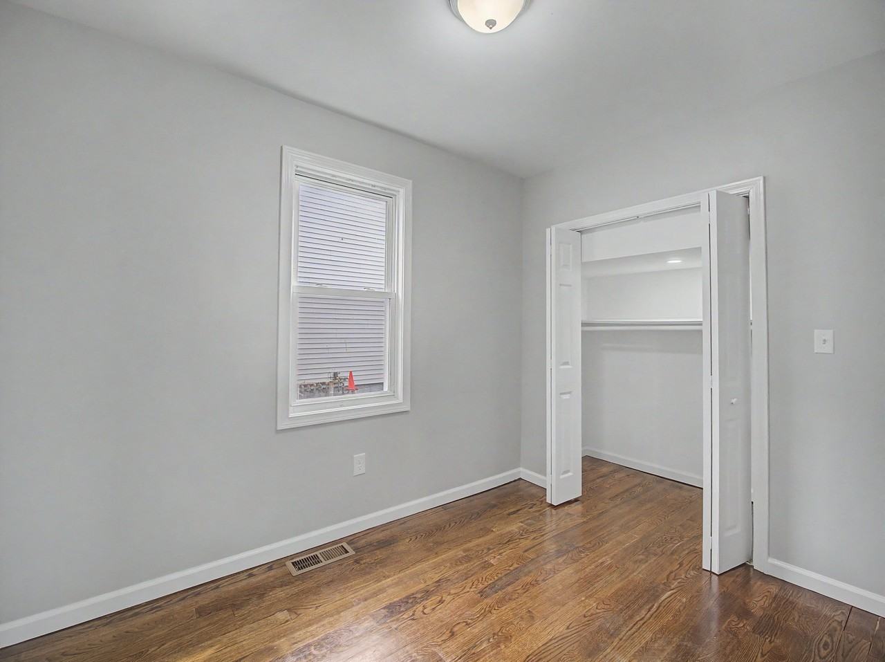43 Beardsley St - Photo 7 of 11