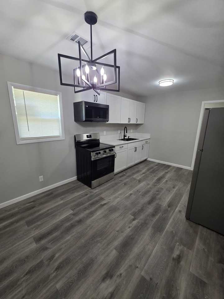 3371 Ohara Dr S - Photo 3 of 12