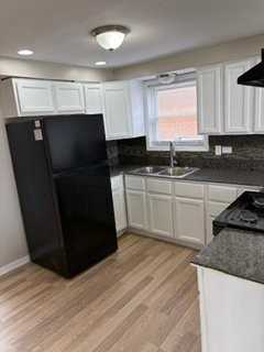 11545 S Loomis St - Photo 2 of 6