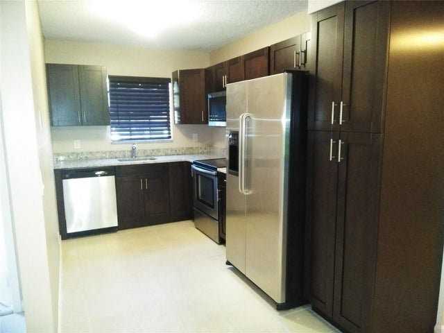 301 Norwood Ter Apt N129 - Photo 3 of 7