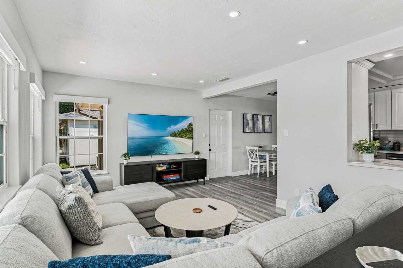 5425 36th Ave N - Photo 5 of 20