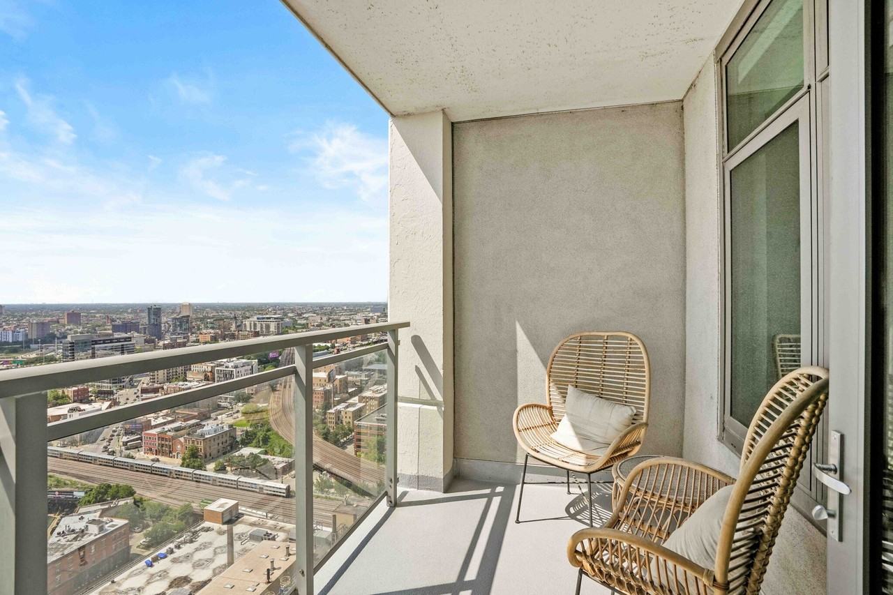 561 W Kinzie St #0508 - Photo 5 of 20