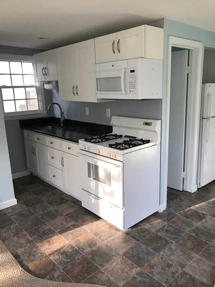 23 Hoover St - Photo 6 of 12