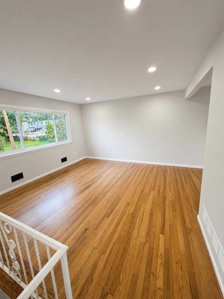 71 Patton St - Photo 3 of 12