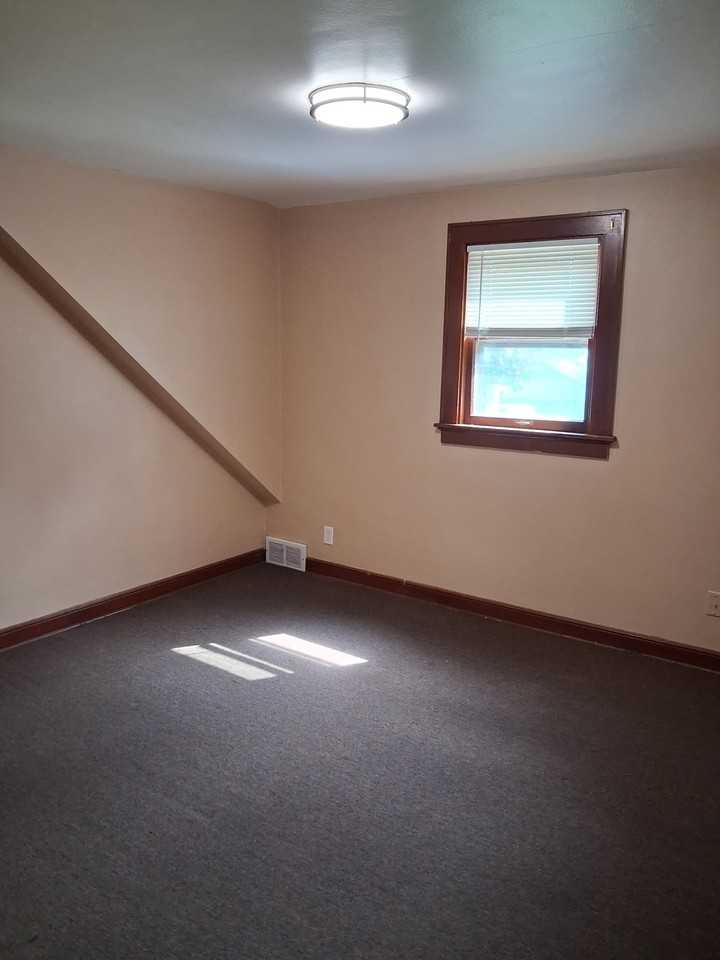 2813 W Bobolink Ave - Photo 3 of 11