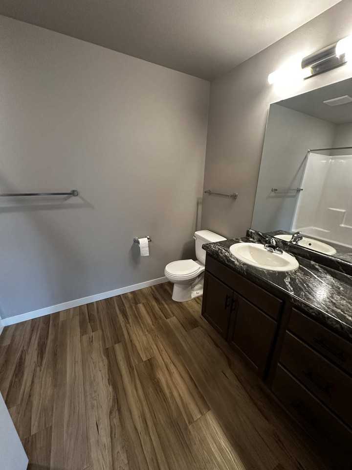 5652 36th Ave S #402 - Photo 4 of 19