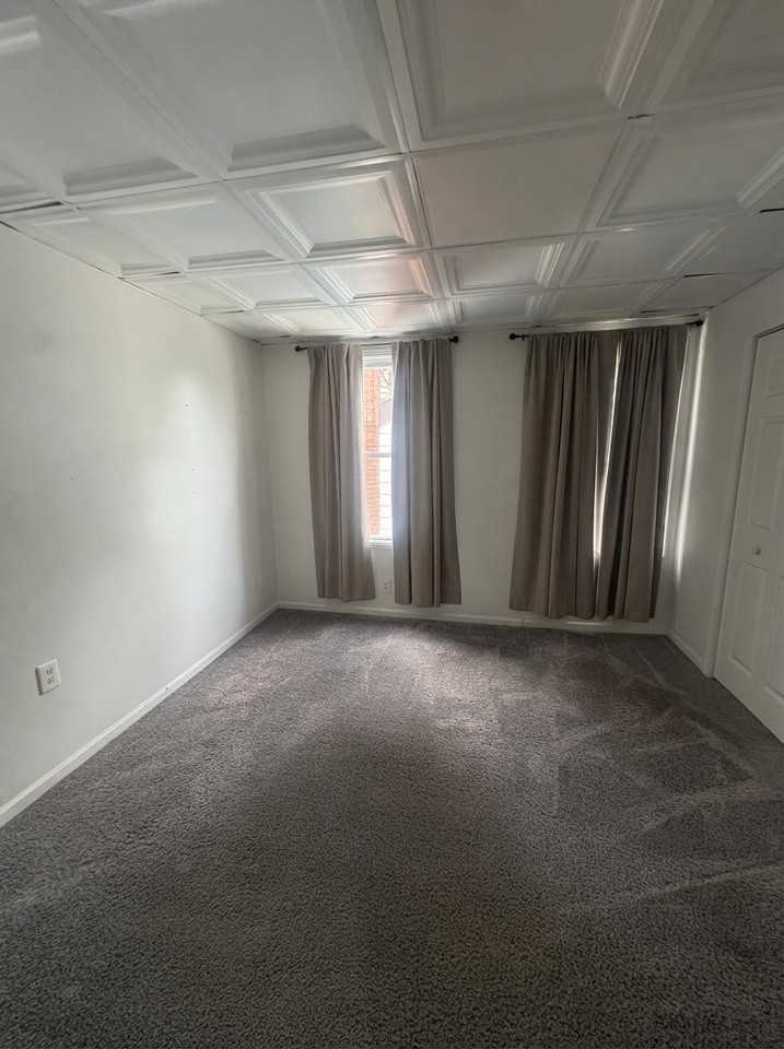 305 Paur St - Photo 3 of 16