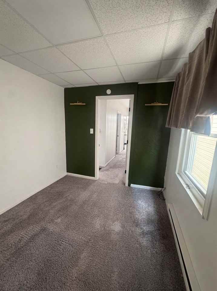 305 Paur St - Photo 4 of 16