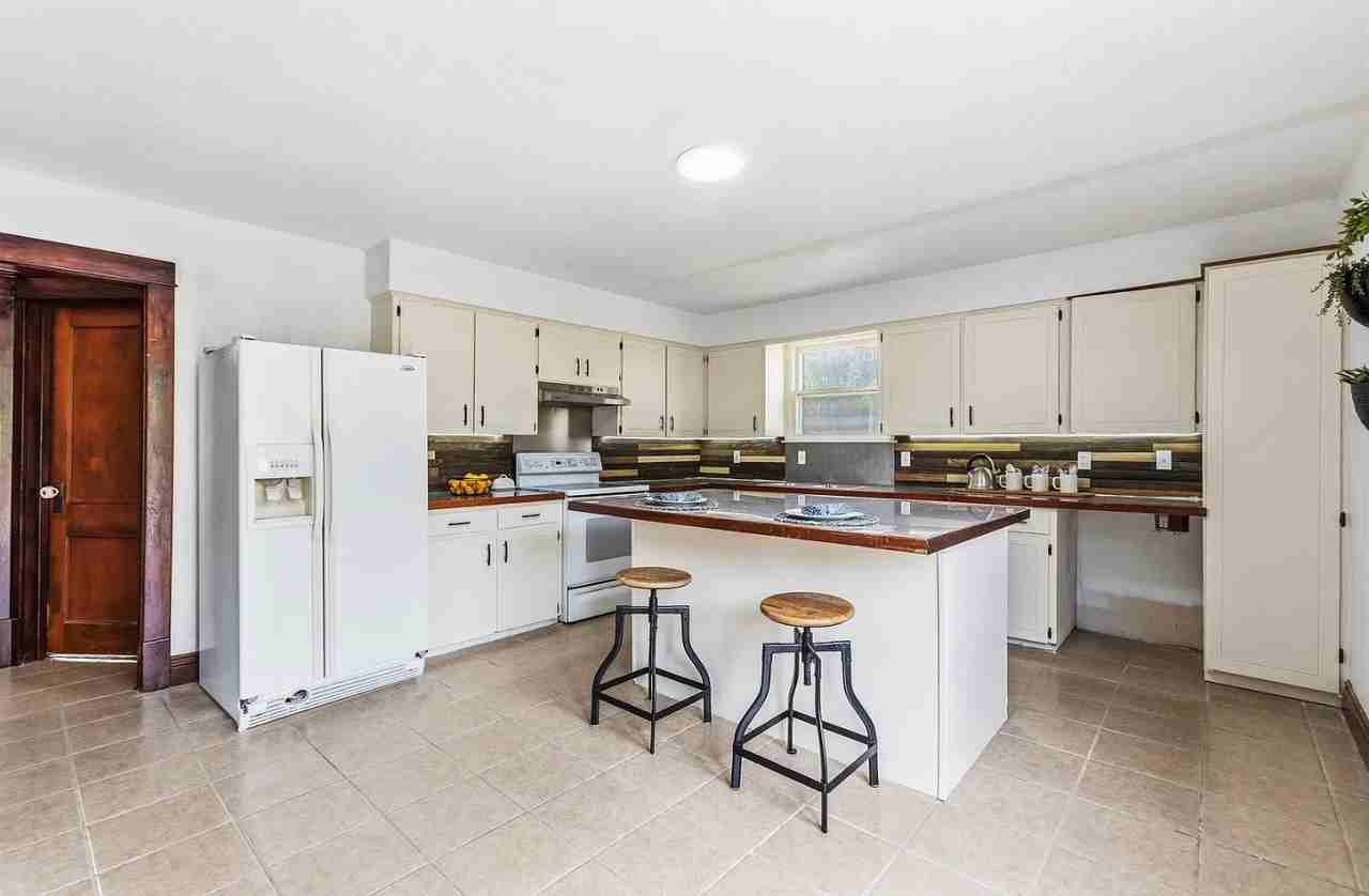 202 N Molley St - Photo 7 of 20