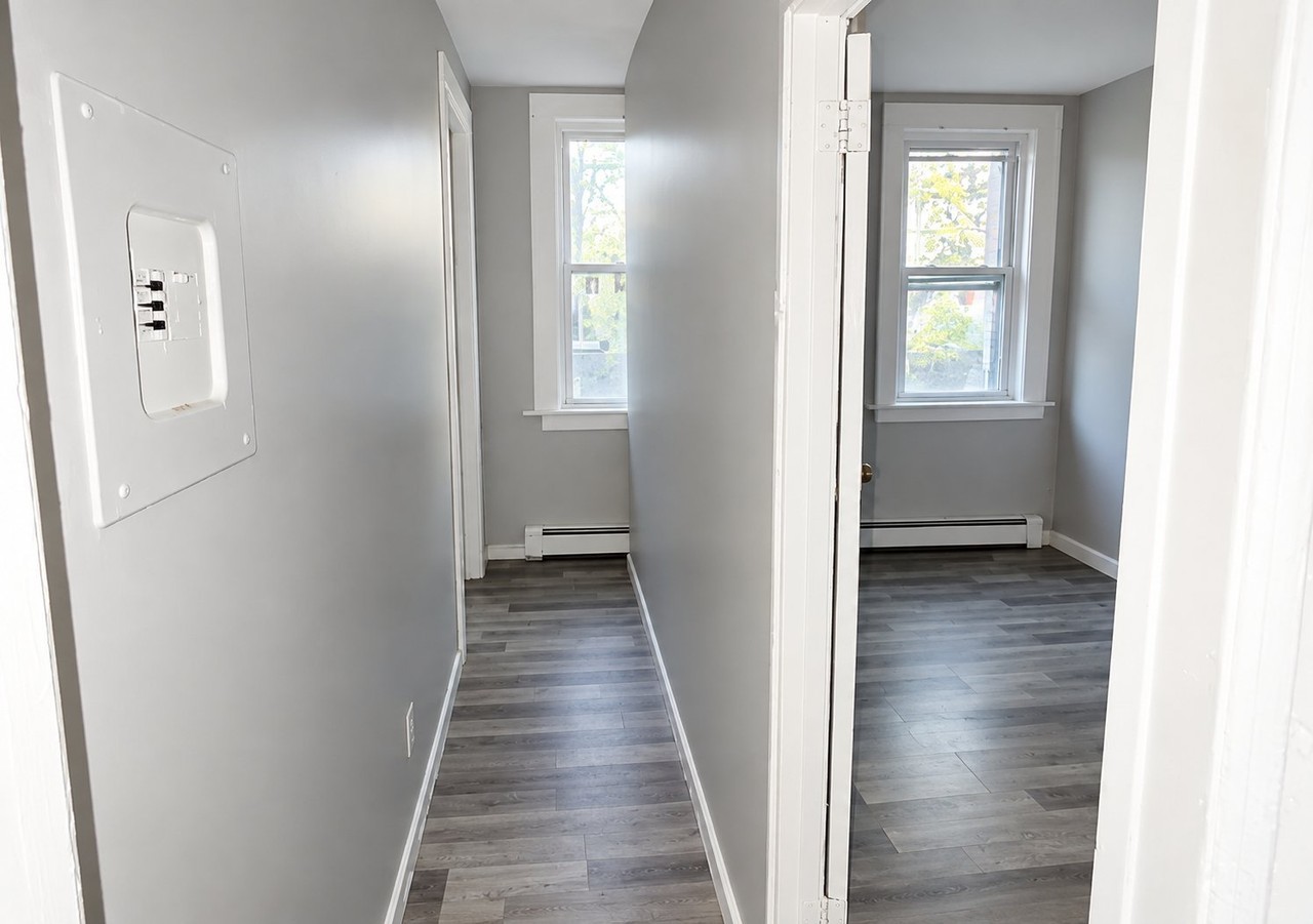 137 3rd St #2 - Photo 3 of 7