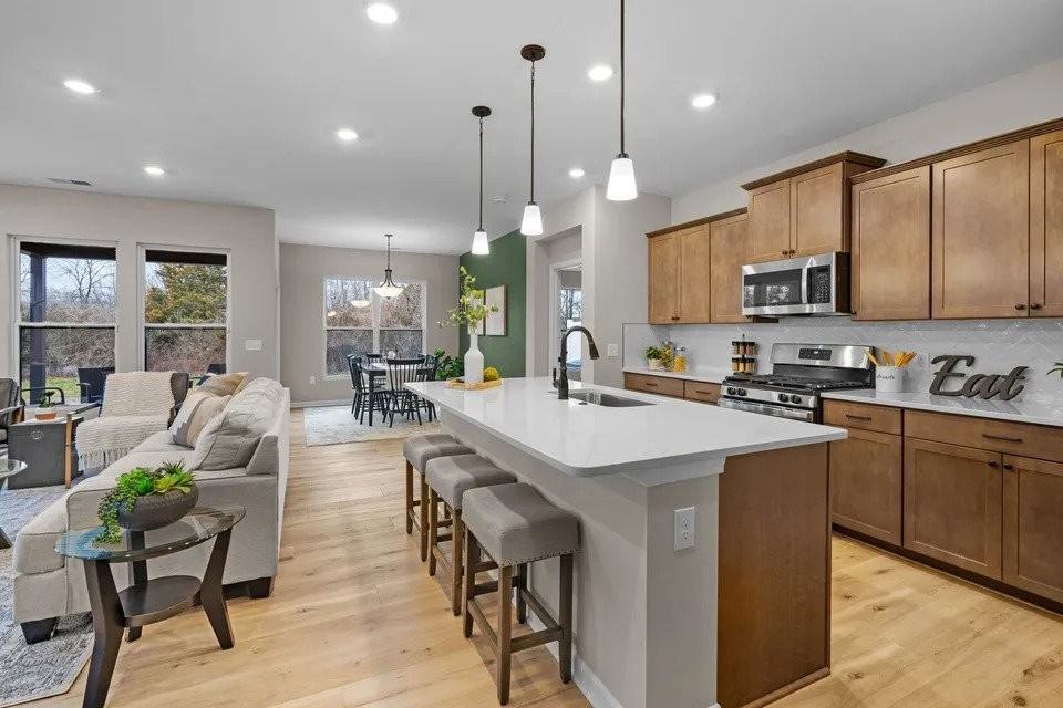 5669 White Pine Ln - Photo 4 of 15