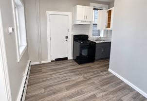 139 3rd St #4 - Photo 1 of 1