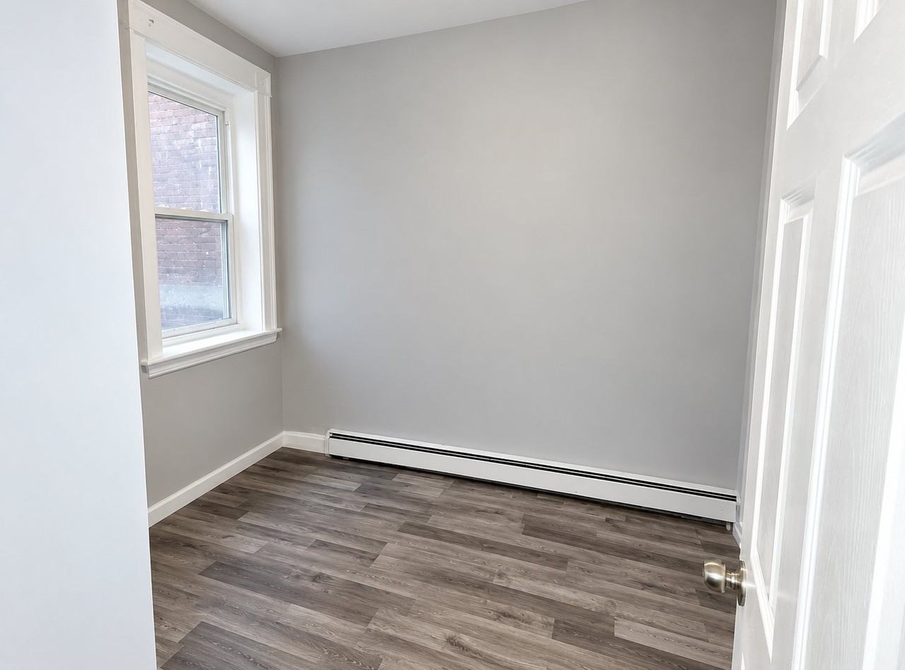 139 3rd St #4 - Photo 4 of 7