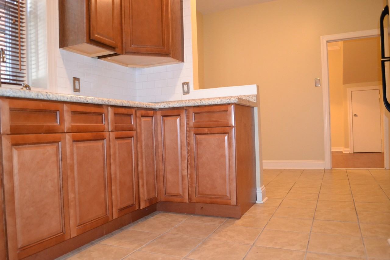 5755 Larchwood Avenue - Photo 4 of 30
