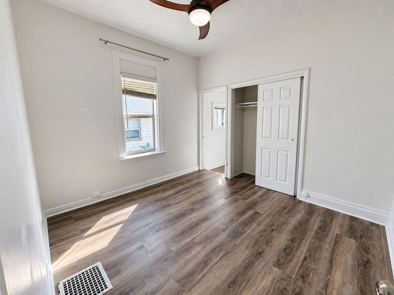 230 S 900 E - Photo 5 of 11