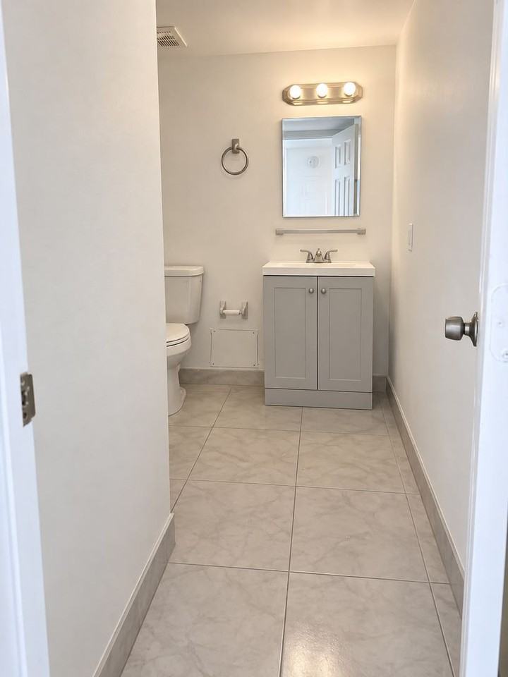 West Garden Villas - Photo 4 of 32