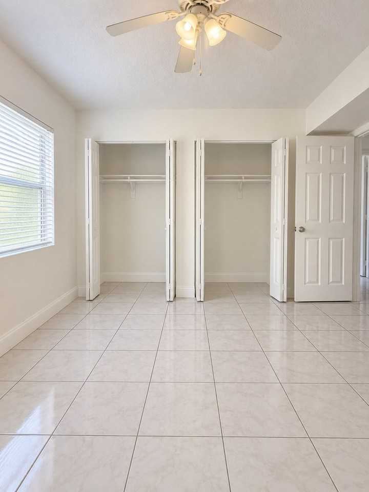 West Garden Villas - Photo 7 of 32