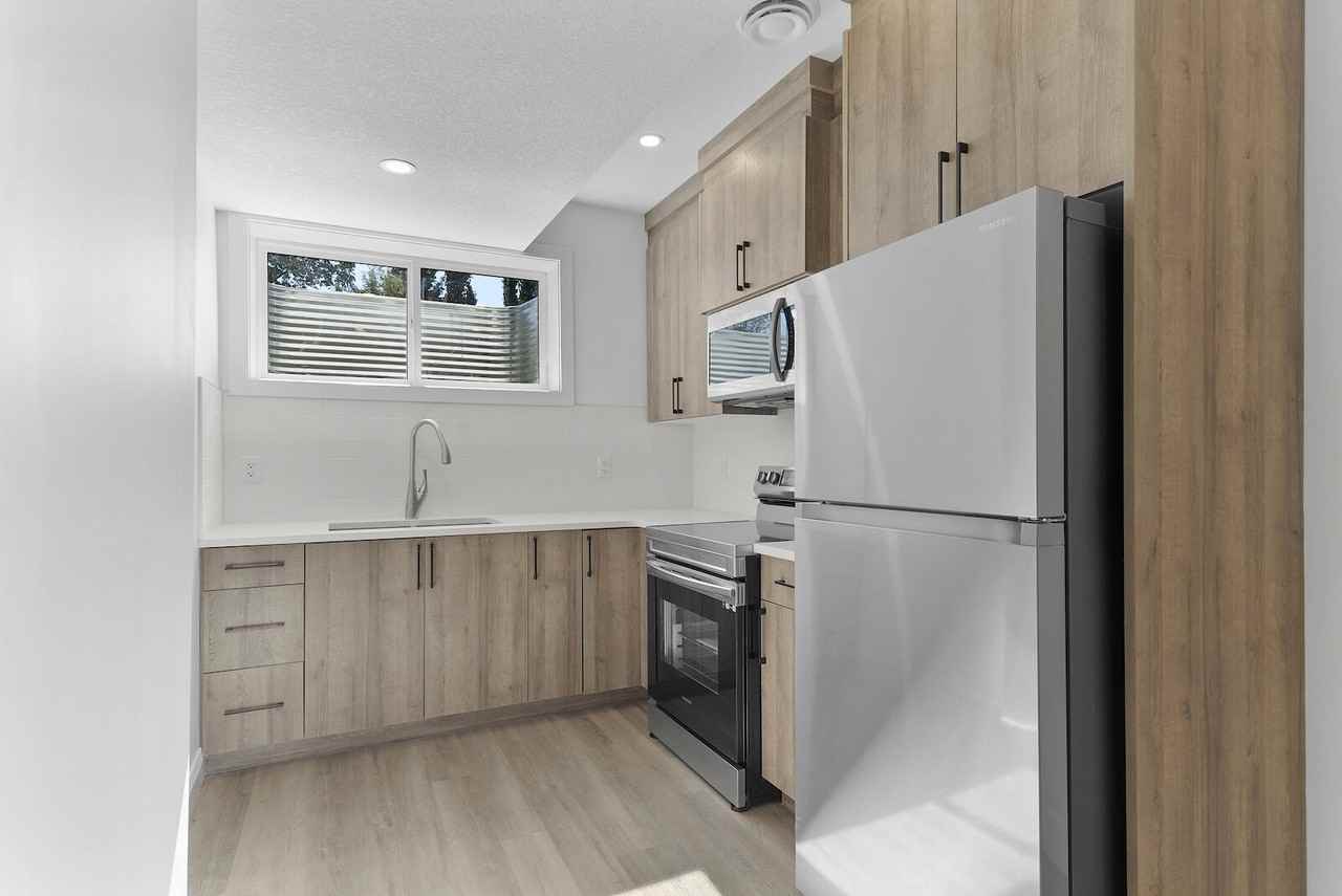 8516 76 Ave Nw - Photo 4 of 9