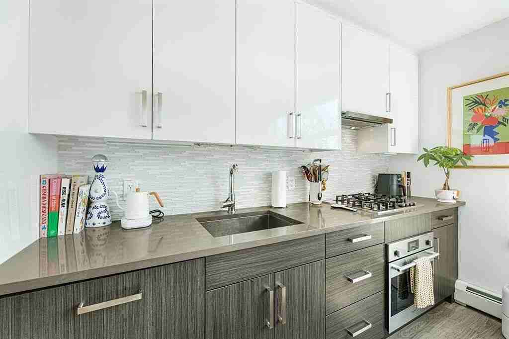 515 - 515 4 Ave Ne - Photo 6 of 30