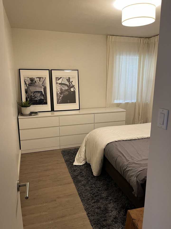 221 26 Ave Ne - Photo 3 of 9