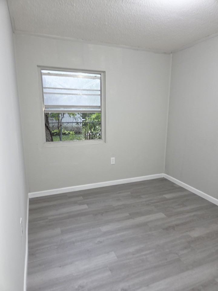 125 Town Homes Dr #NA - Photo 7 of 10