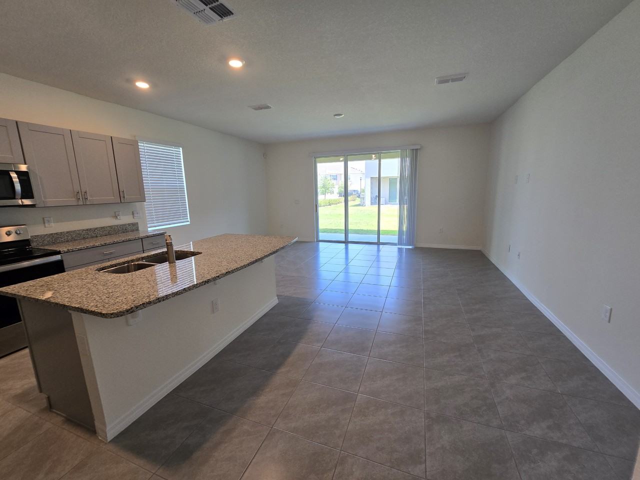 1301 Isleta Loop #NA - Photo 3 of 21