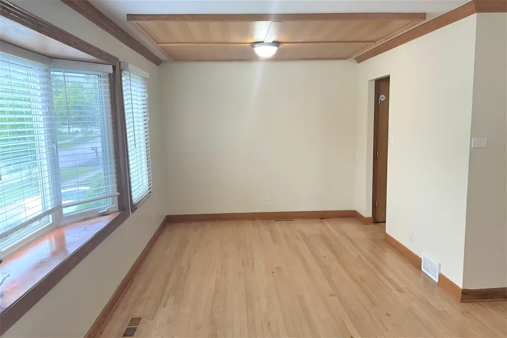 348 Huntington Way #NA - Photo 4 of 7