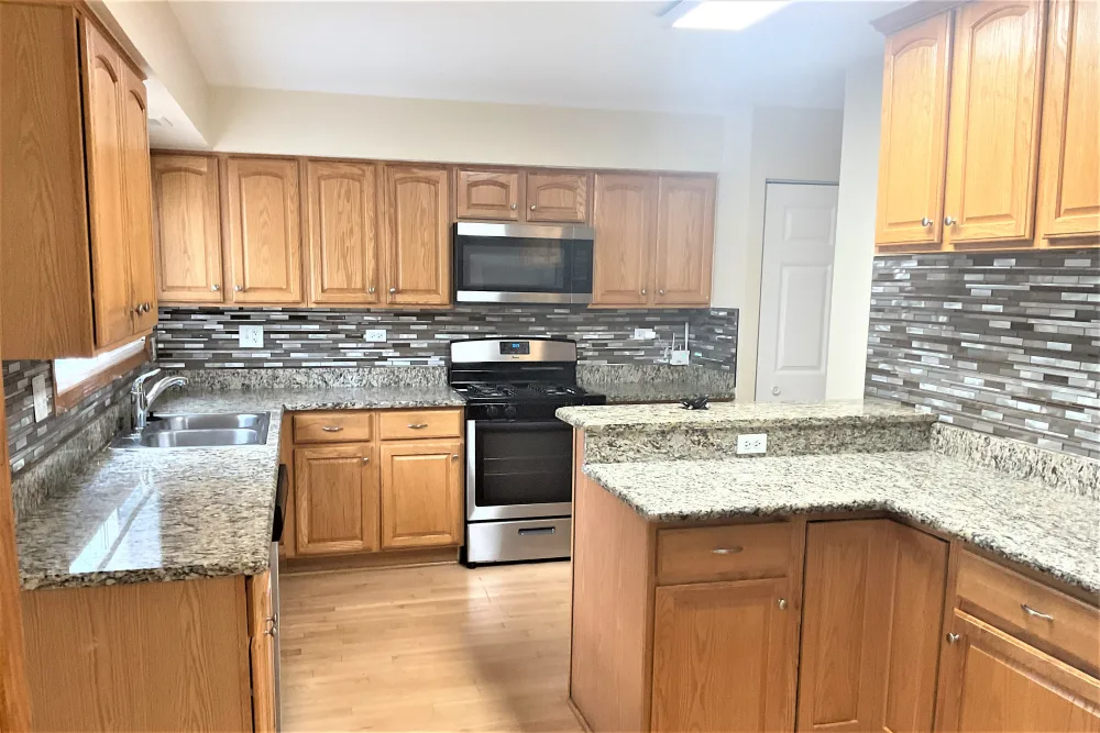 348 Huntington Way #NA - Photo 5 of 7