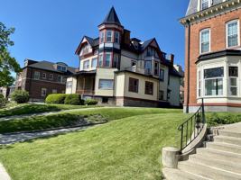 featured image of 625 Niagara St #3