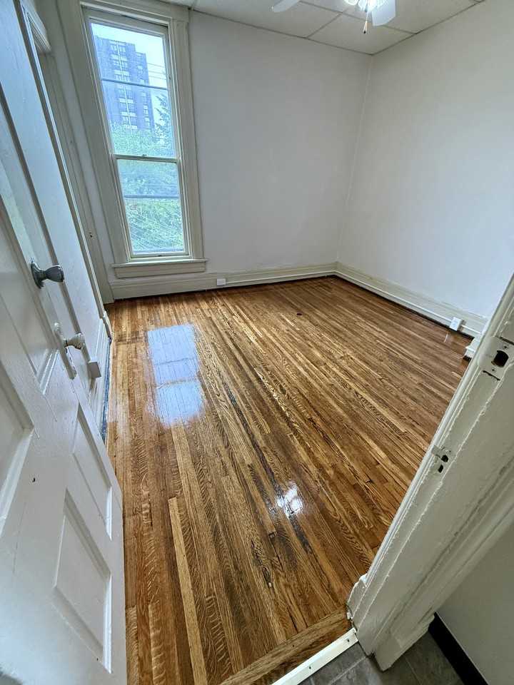 625 Niagara St #3 - Photo 6 of 12