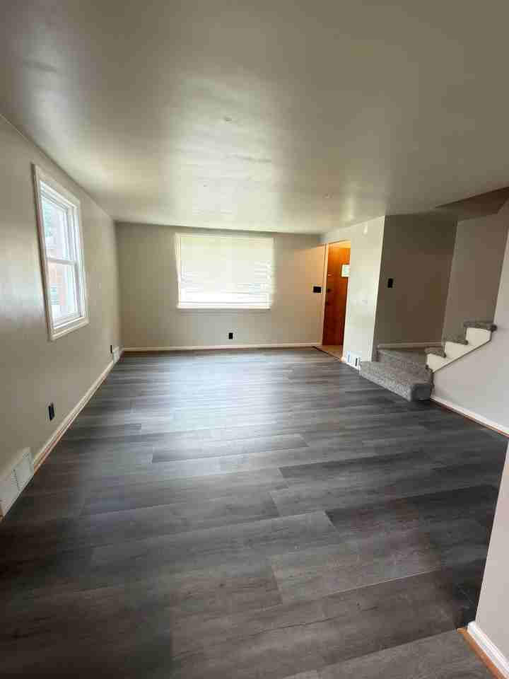 604 Poplar Ave Nw #604 - Photo 3 of 11