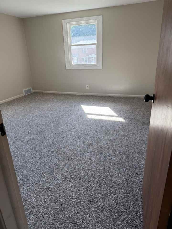 604 Poplar Ave Nw #604 - Photo 4 of 11