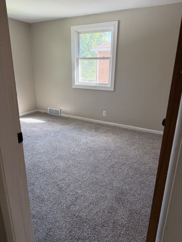 604 Poplar Ave Nw #604 - Photo 5 of 11