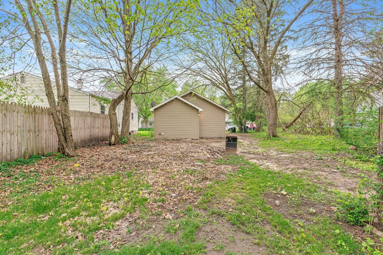 1910 Johnson St - Photo 2 of 16