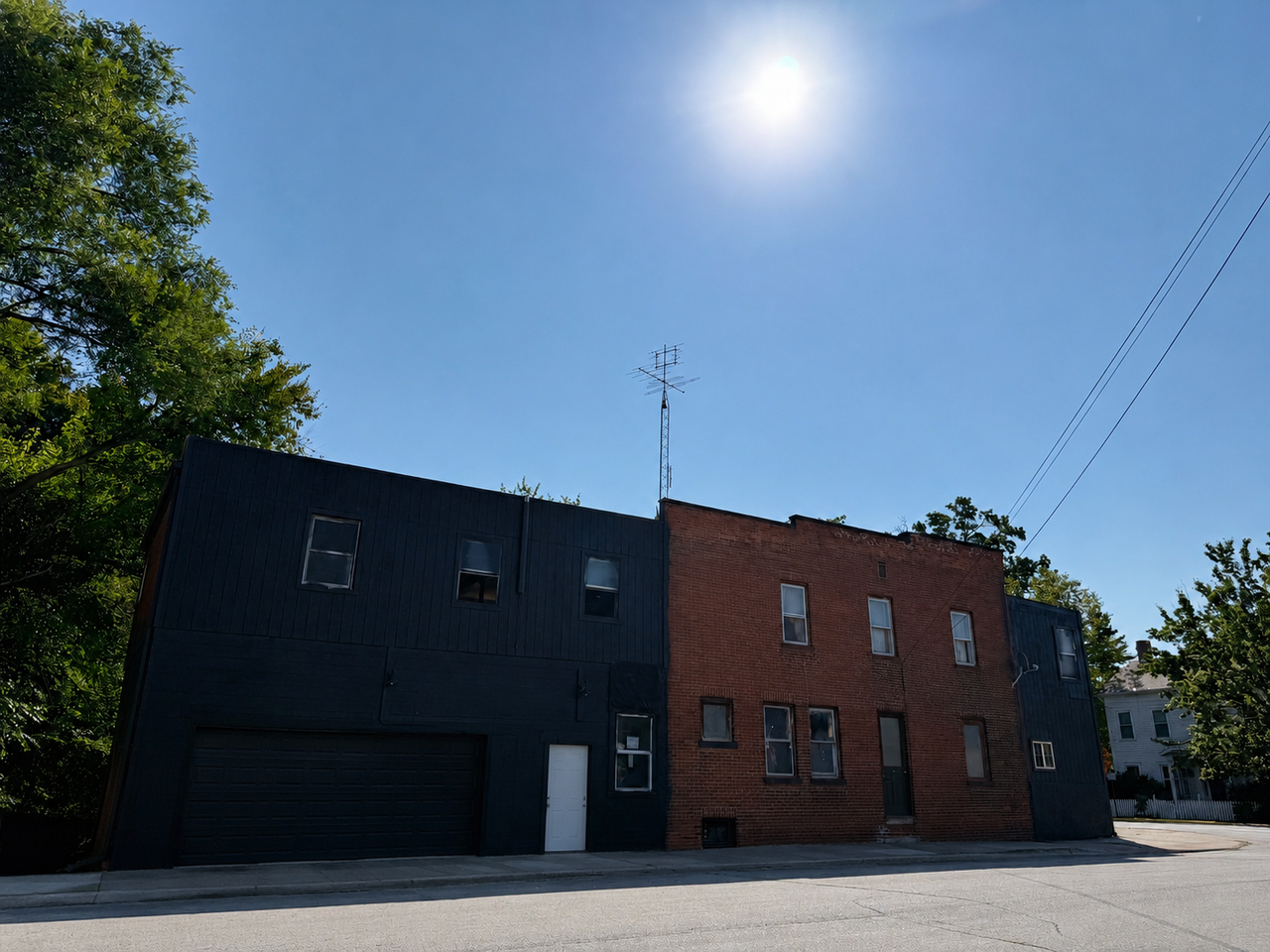 201 E Toledo St - Photo 2 of 3