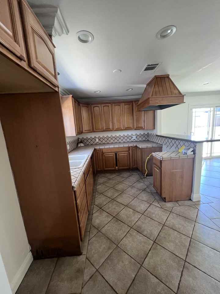 526 S Valley Center Ave #NA - Photo 6 of 24