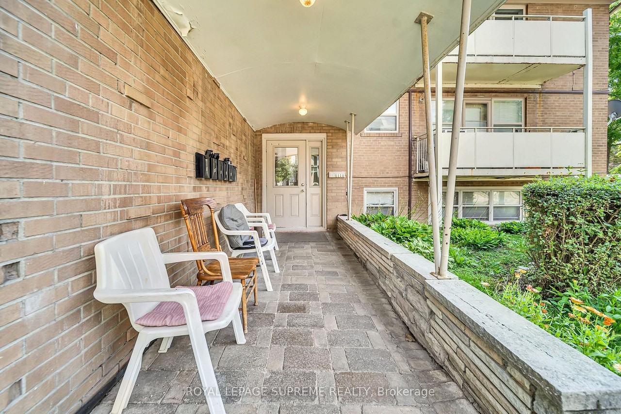 135 Kingsway Crescent #4 - Photo 2 of 29