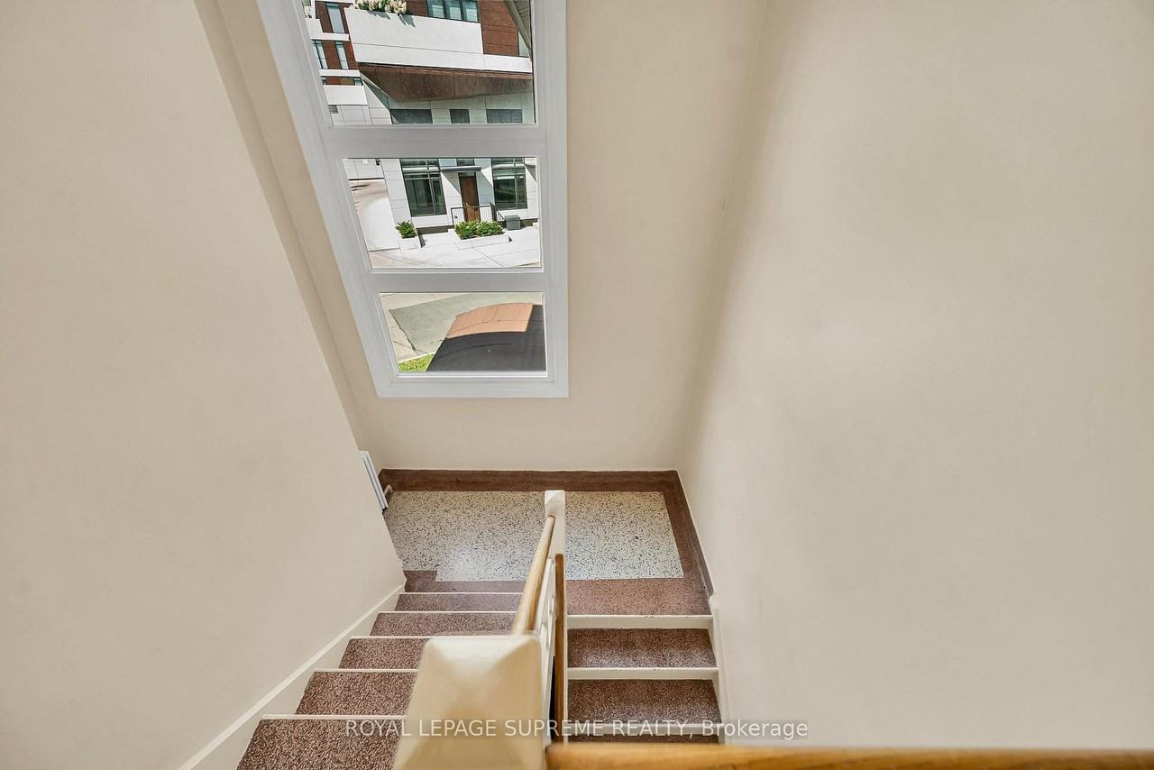 135 Kingsway Crescent #4 - Photo 6 of 29