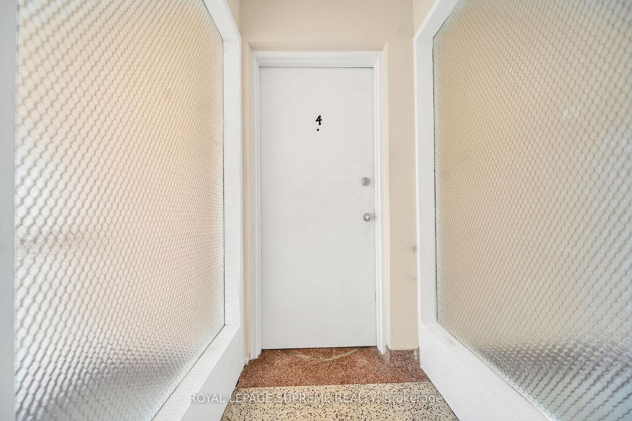 135 Kingsway Crescent #4 - Photo 7 of 29