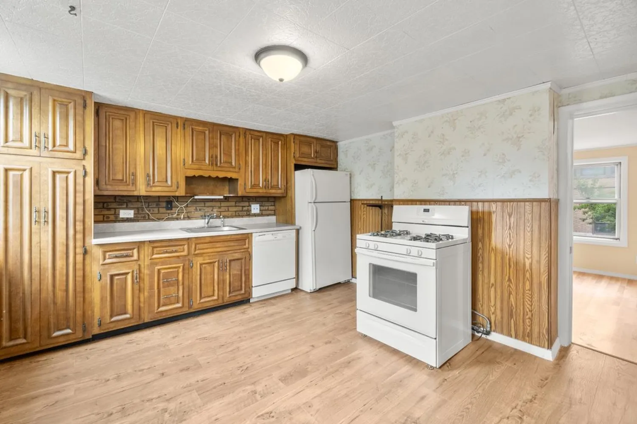 23 Dodge St #B - Photo 5 of 14